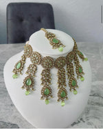 Glamorous Green and Antique Necklace Set